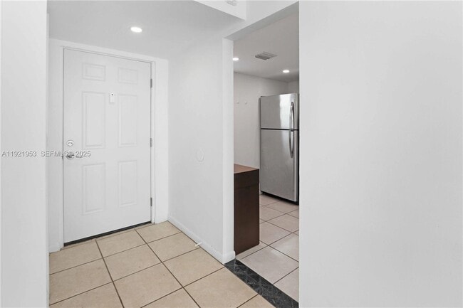 Building Photo - 1225 West Ave