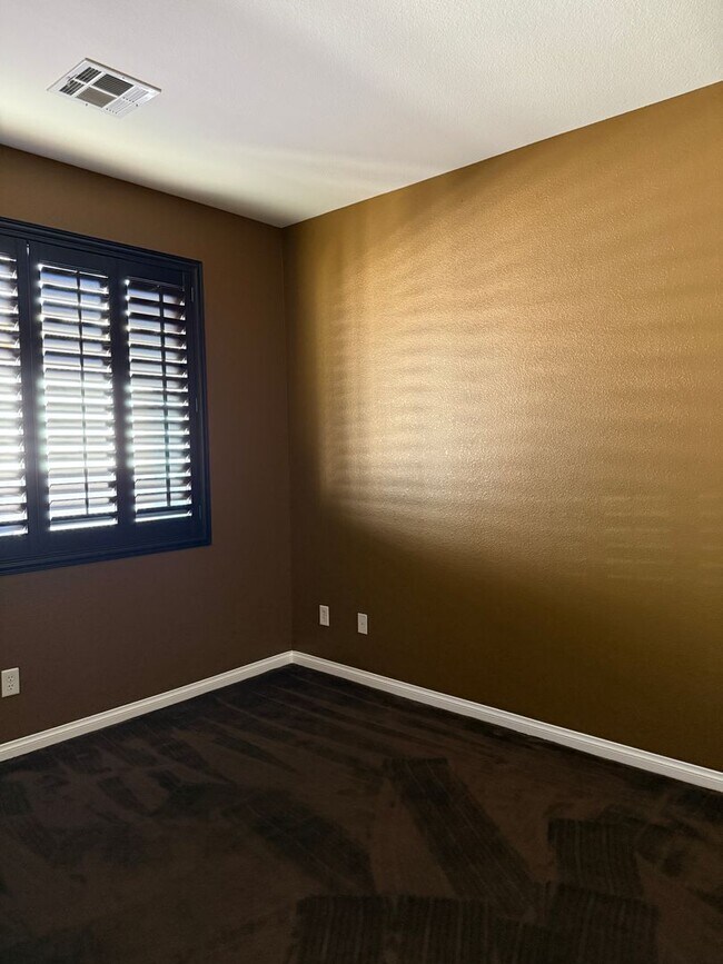 Building Photo - Magnificent Home Located In Guard Gated Tuscany!