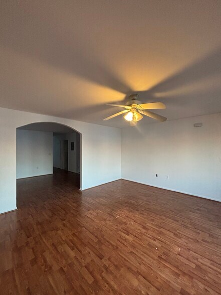 Building Photo - 72 Sumo Village Ct