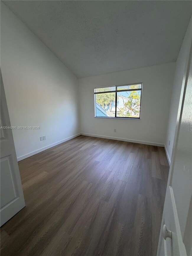 Building Photo - 1808 Runners Way
