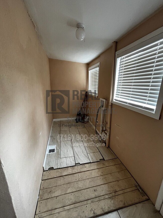 Building Photo - 218 Polk St