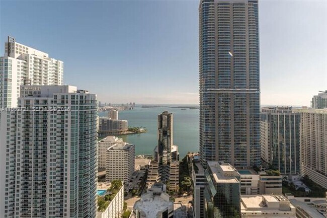 Building Photo - 1010 Brickell Ave