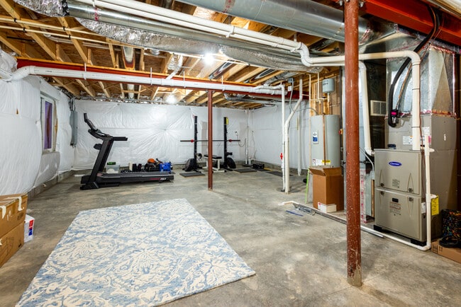 Building Photo - 1300 Kentwood Dr