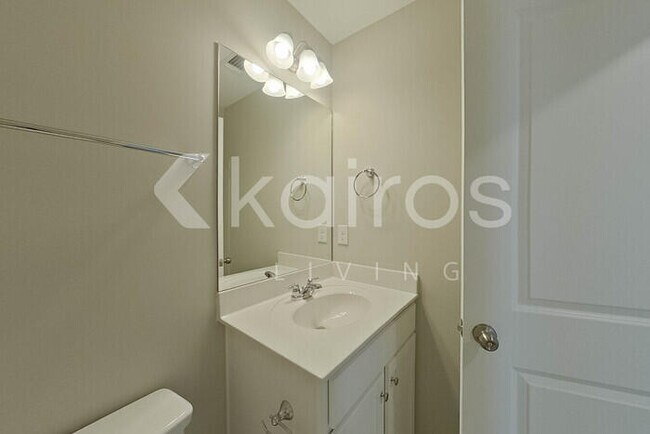 Building Photo - 857 Silent Barge Cv