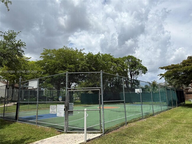 Building Photo - 10661 SW 113th Pl