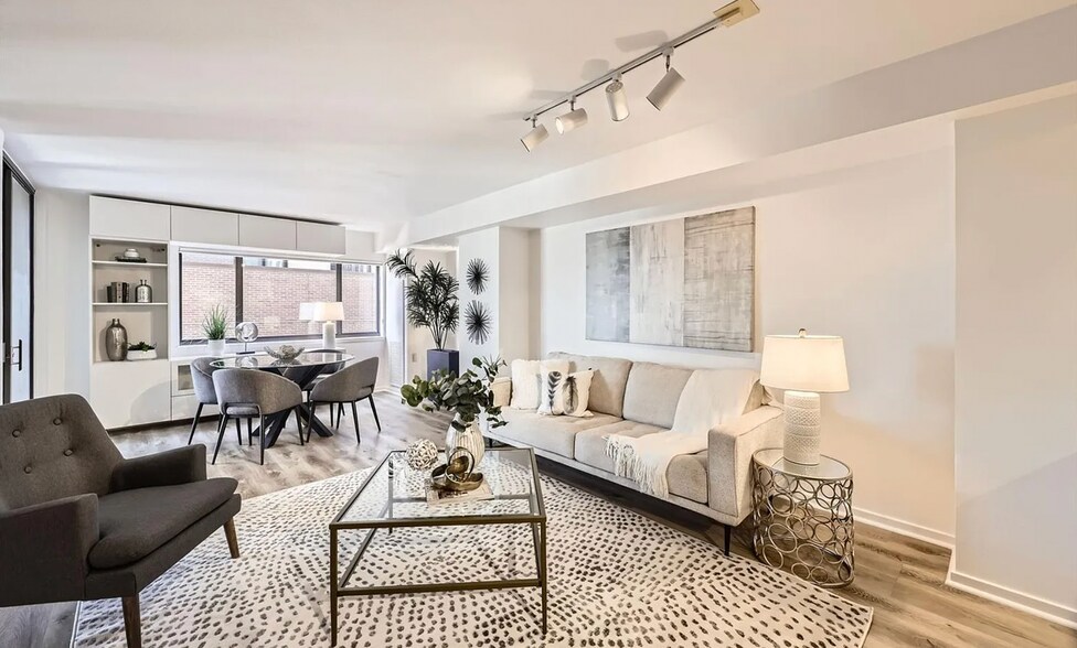 Building Photo - 1551 Larimer St