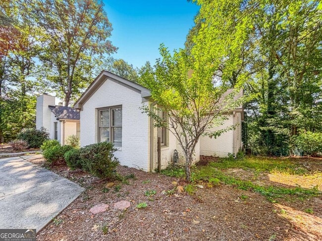 Building Photo - 1840 Cooper Lake Dr SE