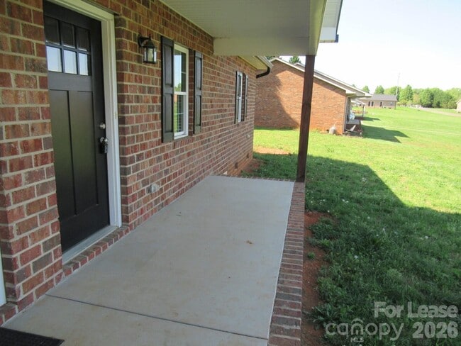 Building Photo - 174 Glen-Gar Dr