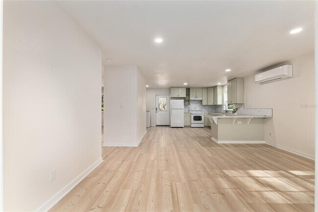 Building Photo - 18124 SW 75 Ave