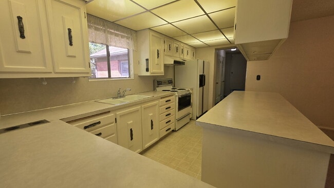 Building Photo - 3565 Eccles Ave