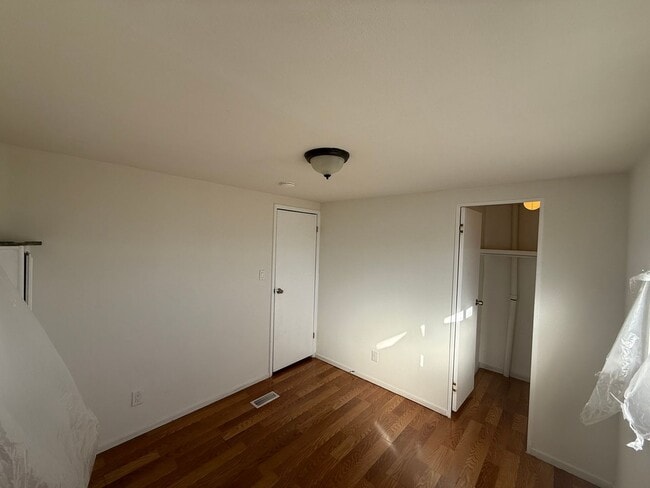 Building Photo - 2 bedroom 2 bathroom mobile home in a huge lot!