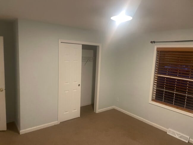 Building Photo - 1221 Calina Ct