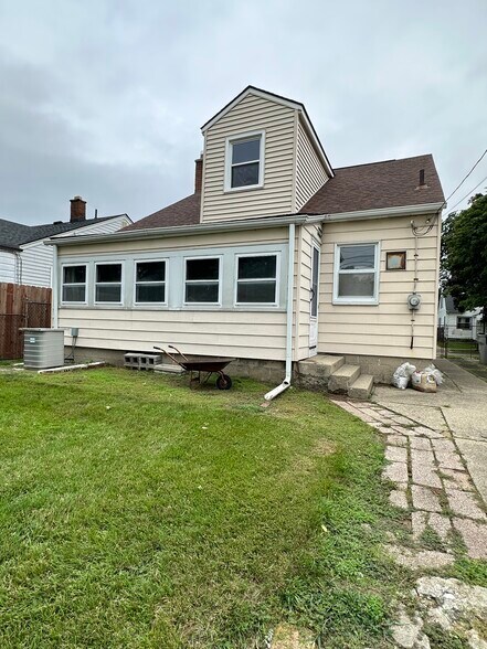 Building Photo - 69 W Annabelle Ave