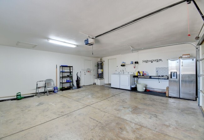 Building Photo - Fabulous 3-bedroom 2-bathroom home