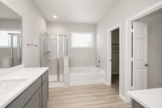 Building Photo - 101 Eliana Shores Dr