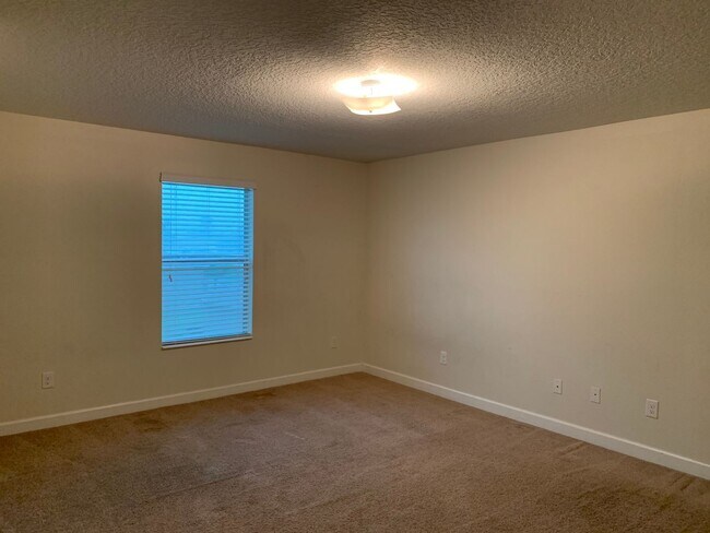 Building Photo - WYNDHAM LAKES ESTATES 4/2.5 HOME FOR RENT - LAKE VIEW!