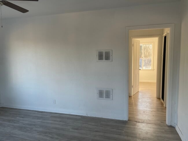 Building Photo - 2965 Tyburn St