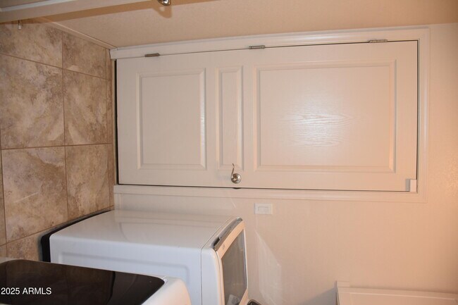Building Photo - 4520 Leisure Ln