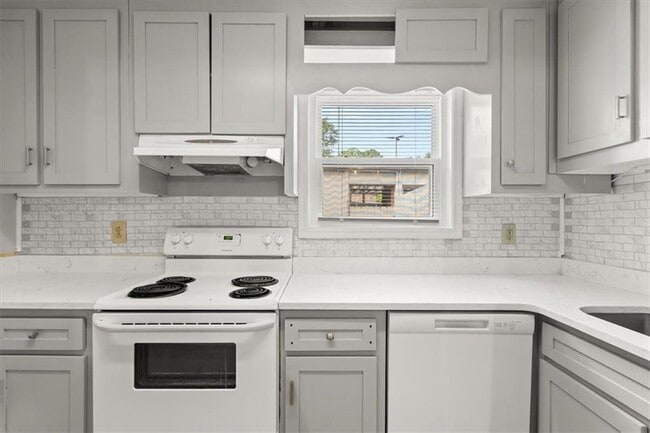 Building Photo - 360 Winding River Dr
