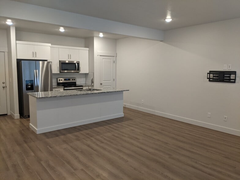 Building Photo - 448 S 1580 E