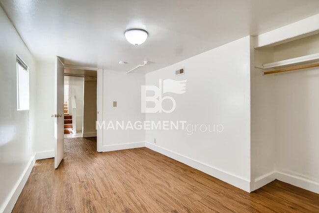 Building Photo - LOCATION, LOCATION, LOCATION! Spacious S Portland Home Walking Distance to PSU and Downtown! MUST...