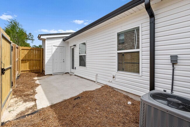 Building Photo - 2221 Archer Ln