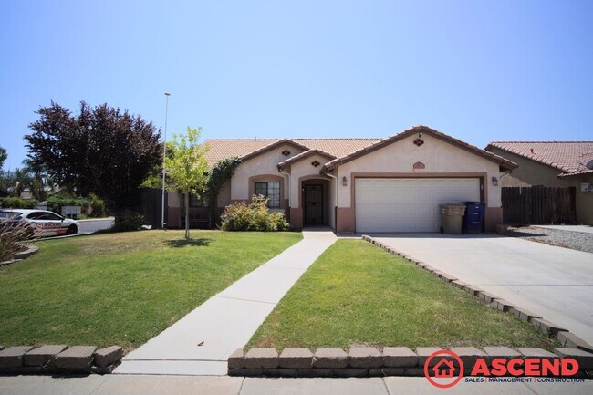 Primary Photo - Lovely Home in Northwest Bakersfield