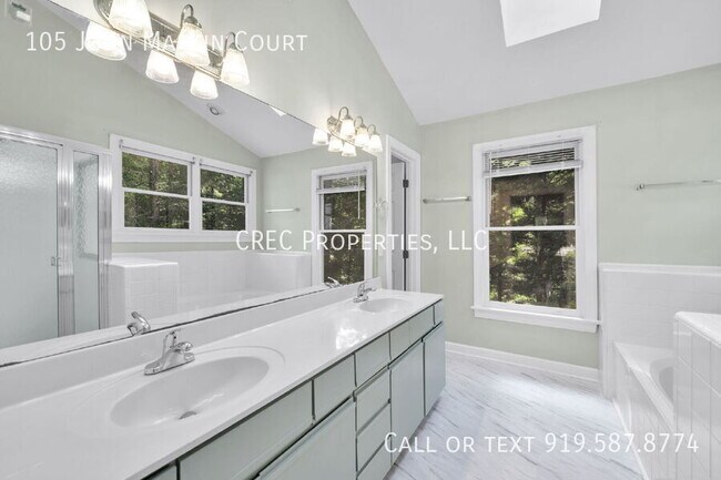 Building Photo - 105 John Martin Ct