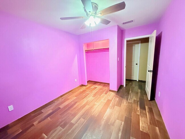 Building Photo - 4416 Flores Ave