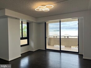 Building Photo - 1800 Old Meadow Rd