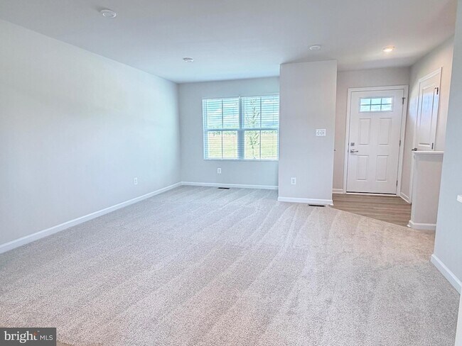 Building Photo - 785 Hisey Ave