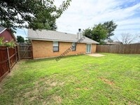 Building Photo - 8741 Hillridge Dr
