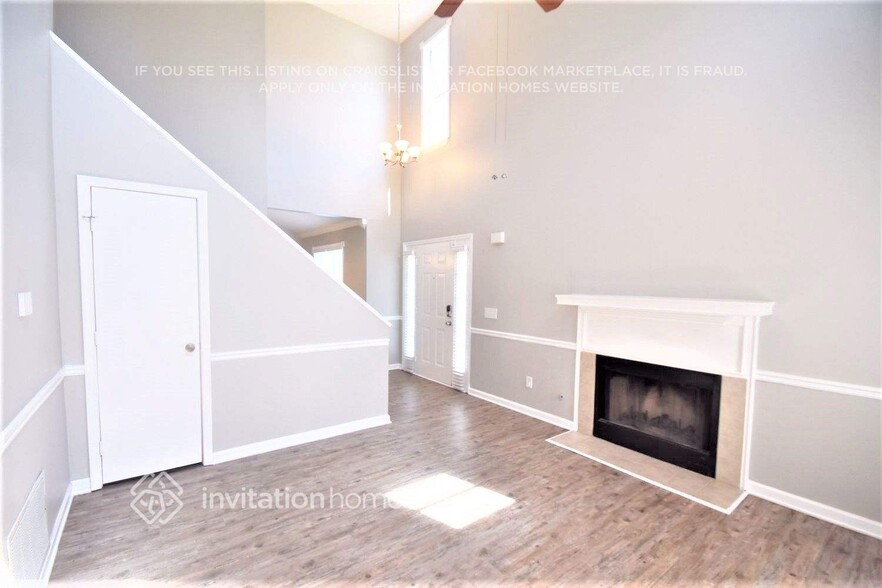 Building Photo - 2342 Glencairn Ln SW