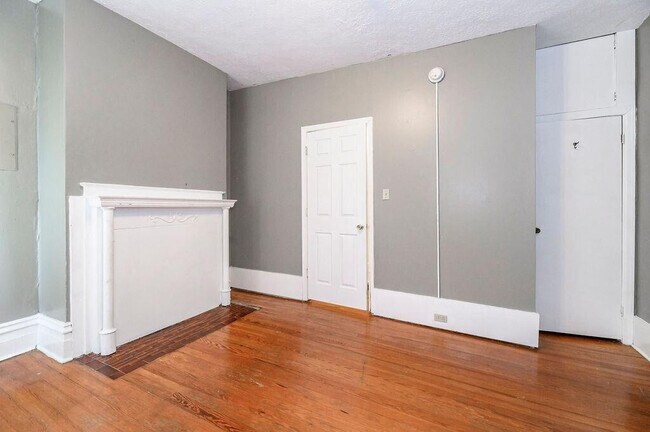 Building Photo - 348 Woodland Ave