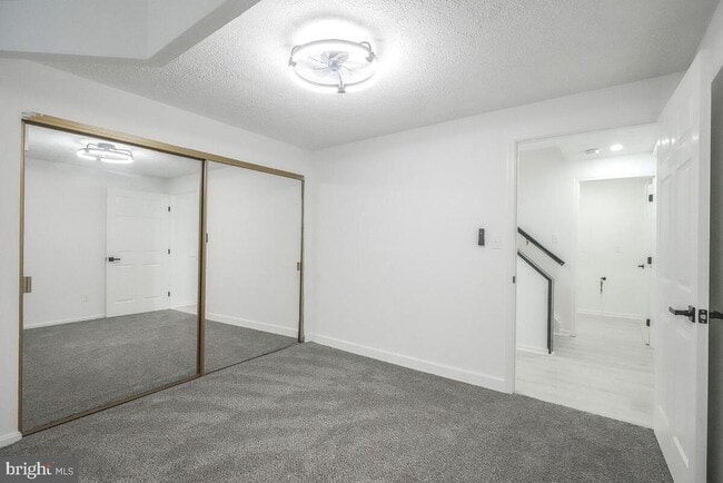 Building Photo - 6304 Juanita Ct