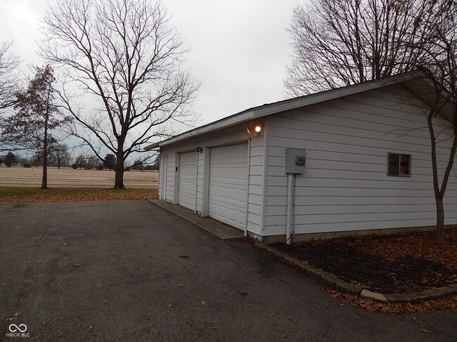 Building Photo - 1402 S Franklin Rd
