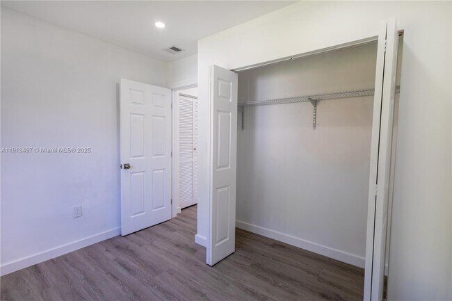 Building Photo - 6371 Scott St