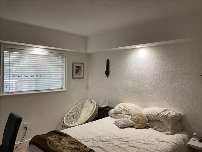 Building Photo - 3245 Virginia St