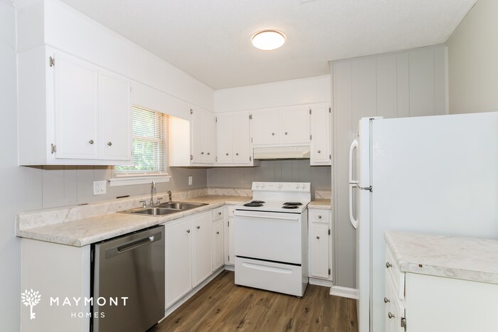 Building Photo - 2515 Teakwood Dr