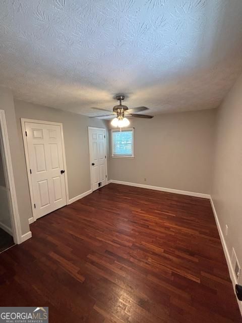 Building Photo - 1015 Castlewood Dr