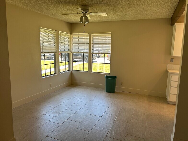 Building Photo - 23022 Village Dr
