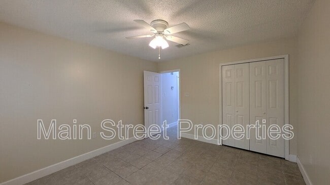 Building Photo - 8264 Continental Dr