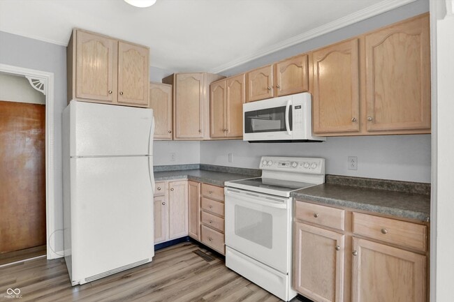 Building Photo - 1240 N Irvington Ave