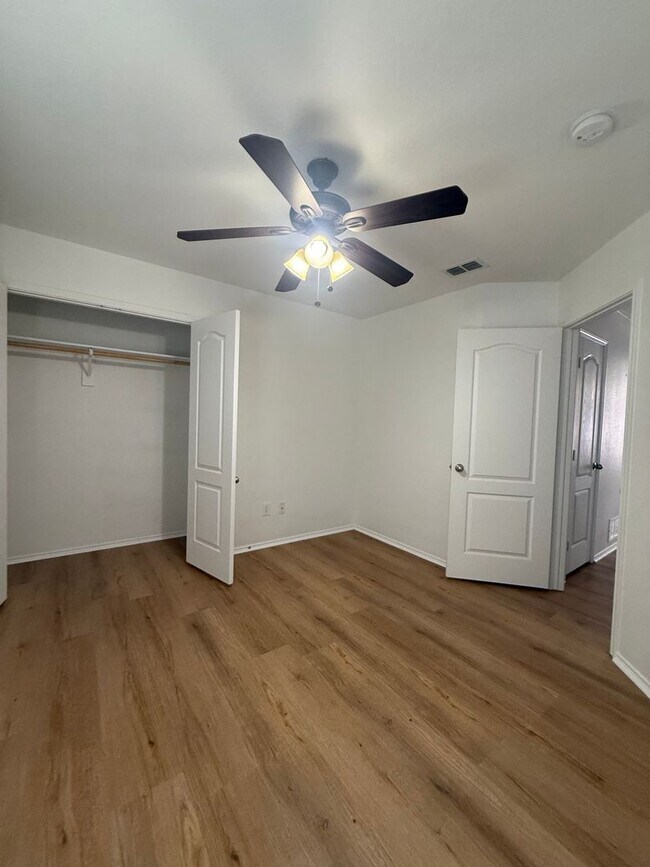 Building Photo - 4212 Agate Dr