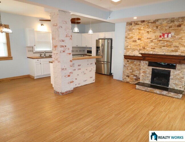 Building Photo - 3348 S 42nd St