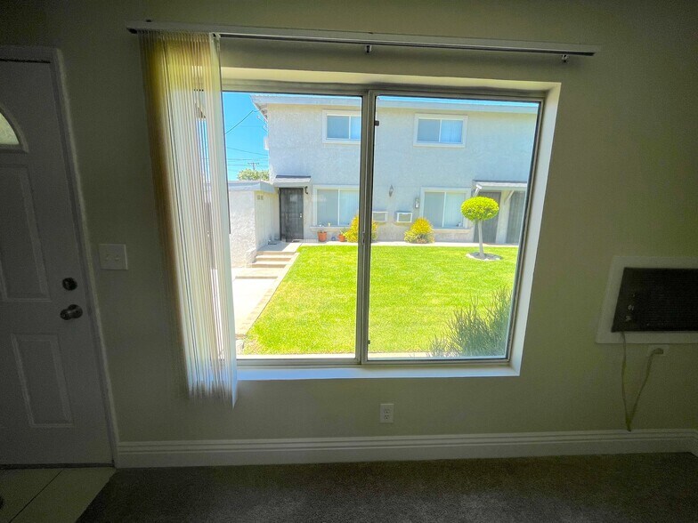 Building Photo - 1324 W Winn Dr