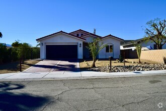 Building Photo - 13825 La Mesa Dr