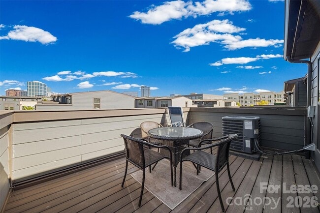 Building Photo - 424 Music Hall Wy