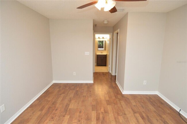 Building Photo - 10263 Gandy Blvd N