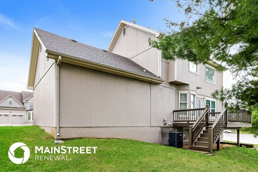 Building Photo - 14620 Shamrock Way